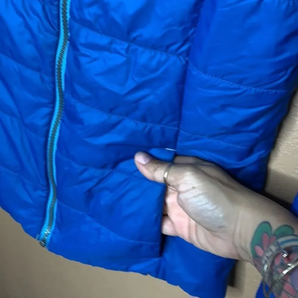 Lands’ End Blue Lightweight Puffer Jacket Size M 10/12